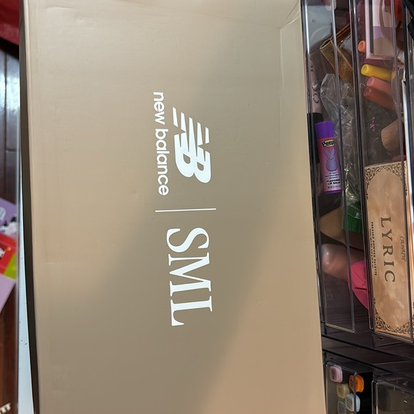 New Balance 9060 x Sydney McLaughlin Linen Stoneware Licorice - Picture 4 of 6